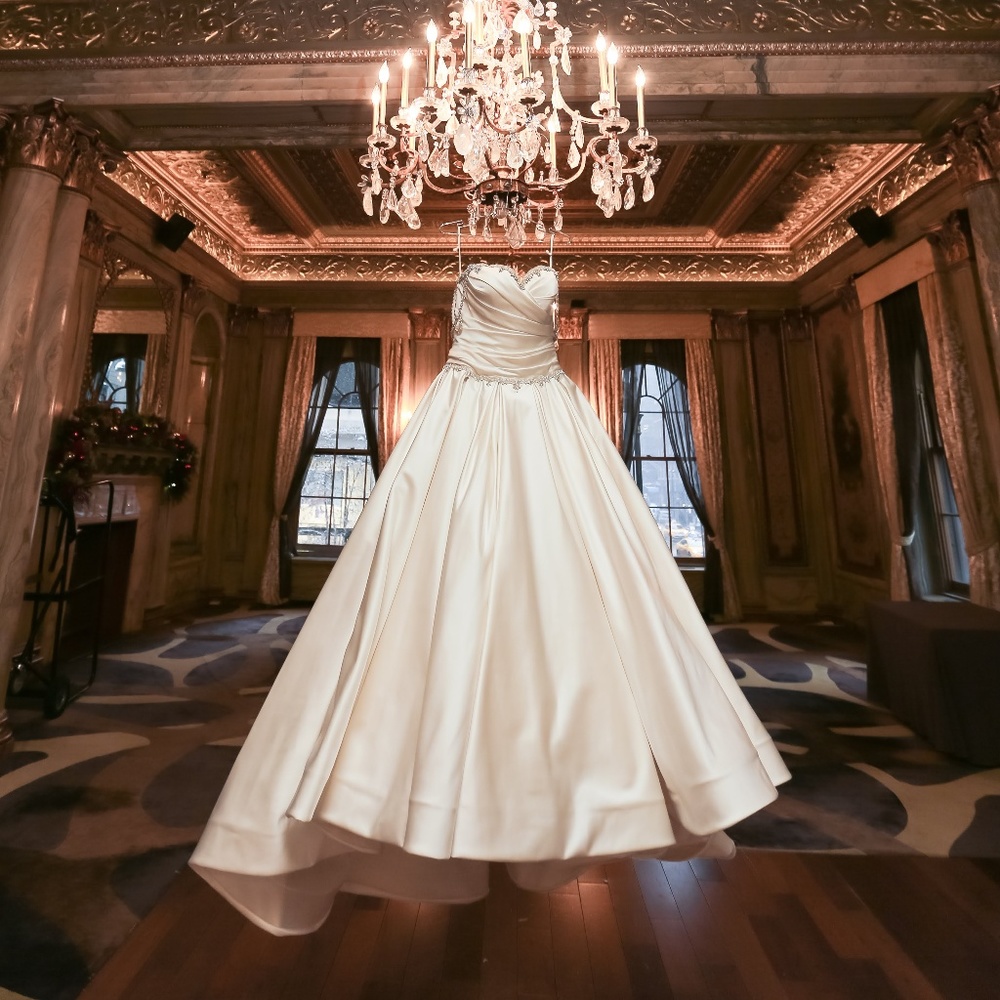 Pnina Tornai Ivory Wedding Dress Ballgown #4167